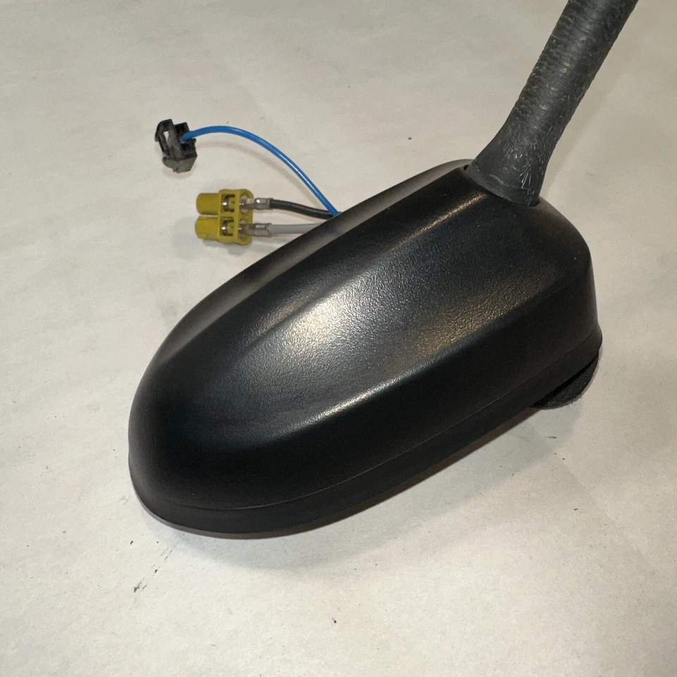 2013- 2016 FORD FUSION EXPLORER FIESTA ROOF ANTENNA ASSEMBLY  OEM - Image 3 of 4