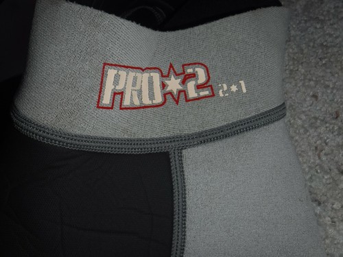 #8832 TRAJE DE PRIMAVERA GUANTE BODY PRO 2 2/1 MM PARA HOMBRE PEQUEÑO USADO - Imagen 4 de 4