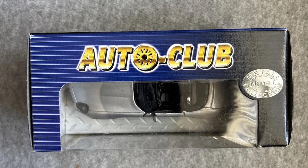 Maisto BMW Z 8, Metall Modell Collection, Ruckzugmotor, Neu