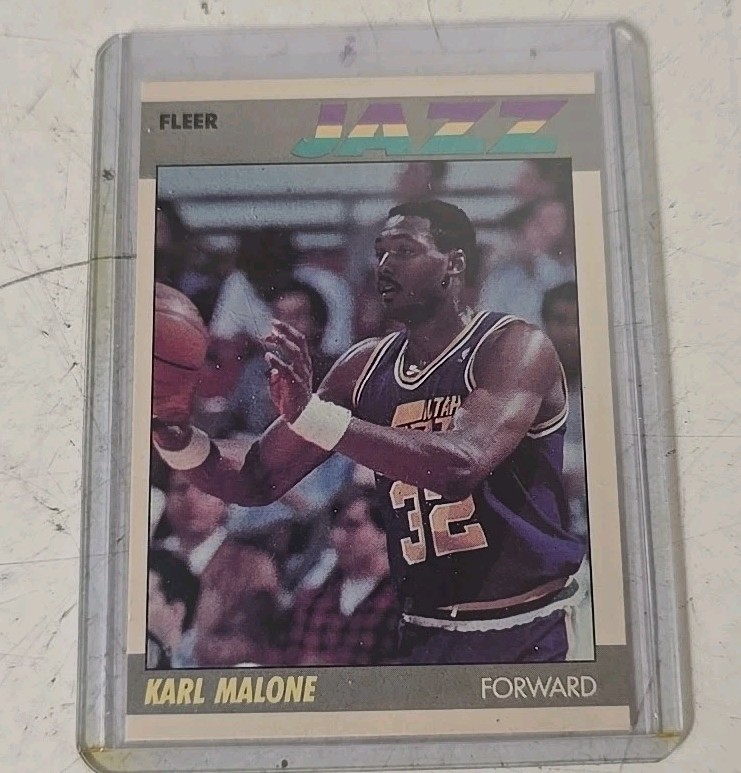 1987-88 Fleer - Karl Malone #68 Sharp Corners Nice Card Utah Jazz