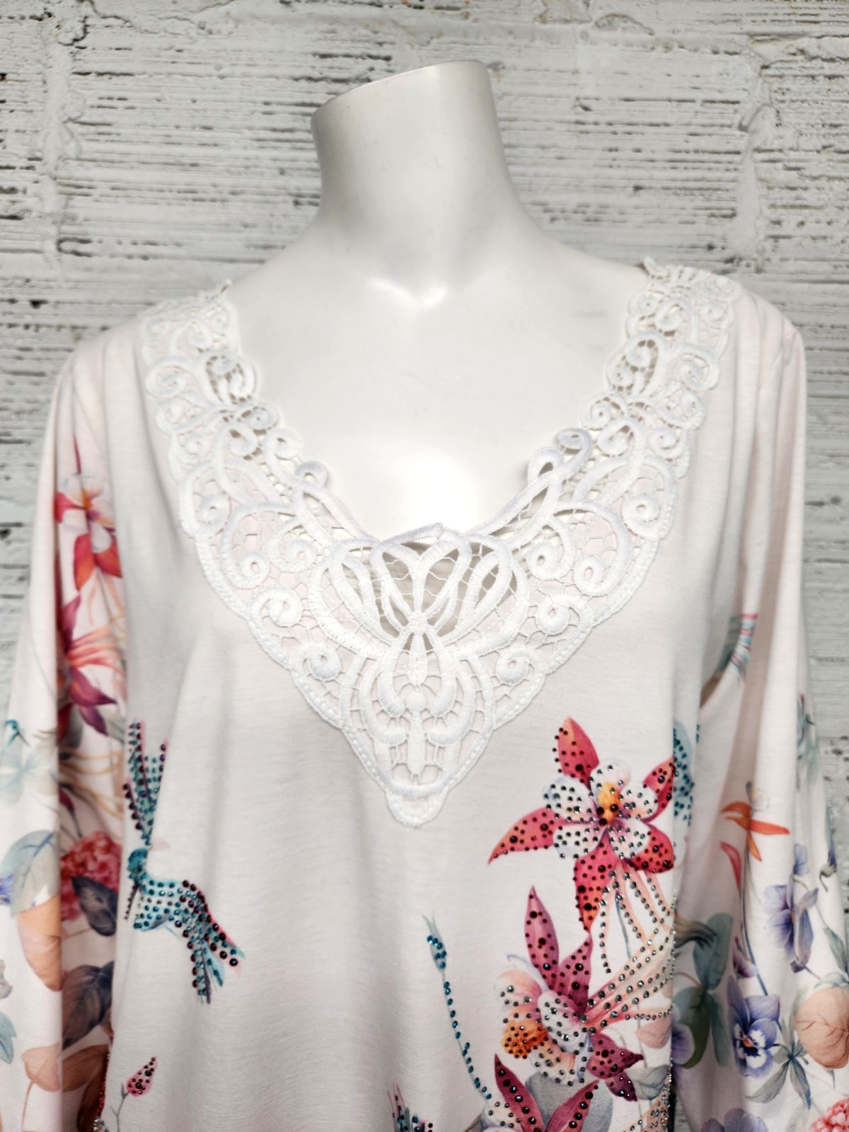 Ameri Mode Size L /XL Embellished Rhinestone Flor… - image 2