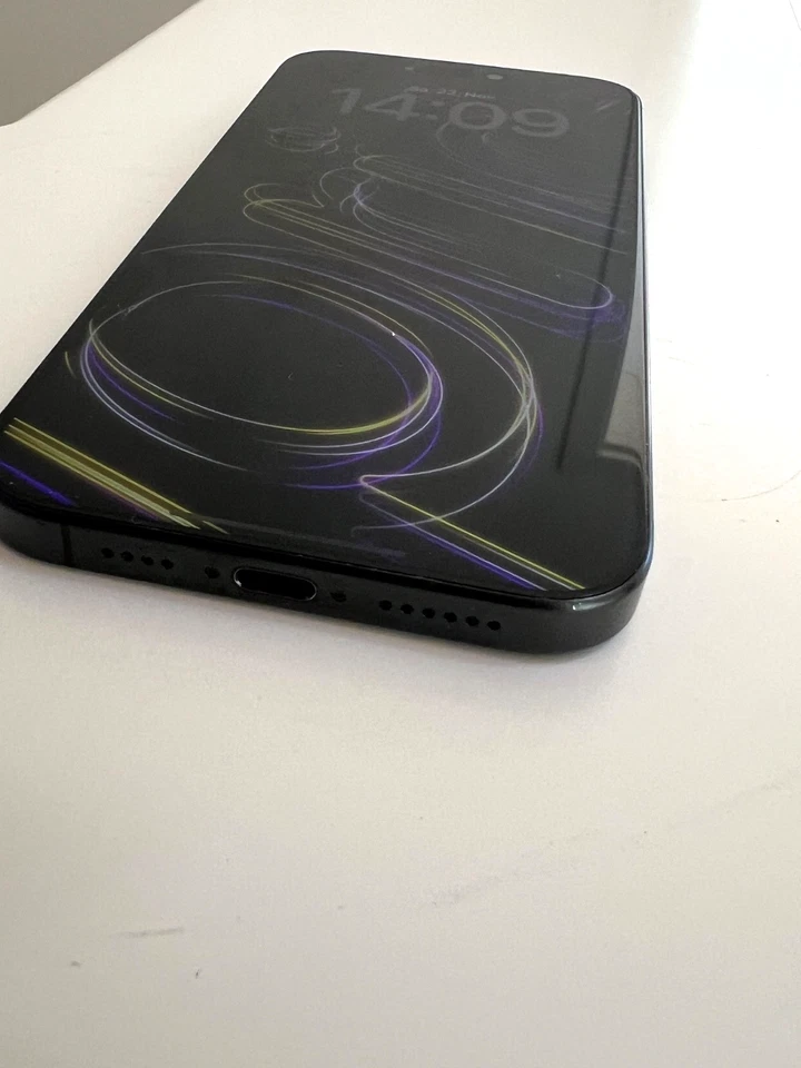 Apple iPhone 16 Pro Max 256GB Titan Schwarz - Bild 2 von 4