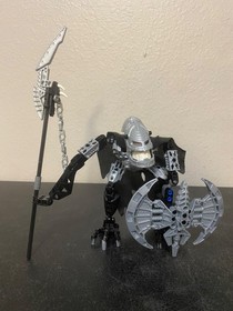 Lego Bionicle VEZON & KARDAS, Item #10204, Complete, *MINT*