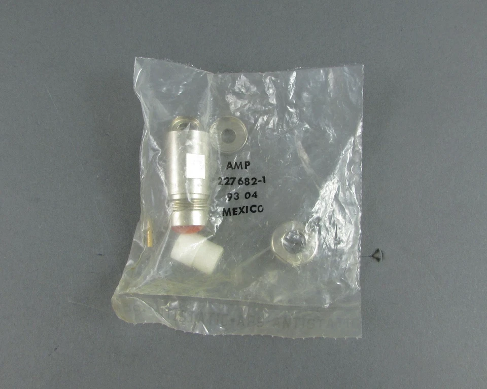 Par de enchufes de video AMP IBM de dos contactos 227241-2 y receptáculo 227682-1 acoplados Foto 2 de 3