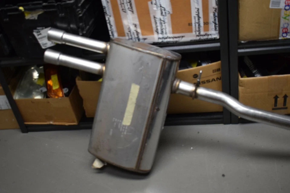 Silenciador traseiro MINI COOPER 2015-2019 FABRICANTE DE EQUIPAMENTO ORIGINAL - Imagem 2 de 4