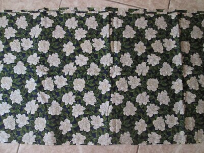 Hoffman Quilt fabric - Gardenia print - 4 yards and 30''