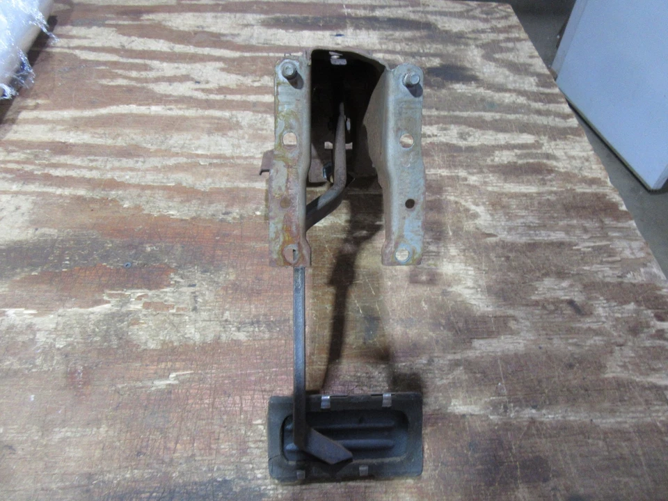 1967 Chevrolet Impala Caprice внутреннее крепление педали тормоза в сборе основание автоматическое - Изображение 4 из 4