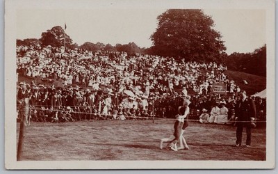 MIDGET WRESTLING Schuljungenspiel unbekannter Ort RP Postkarte um 1910