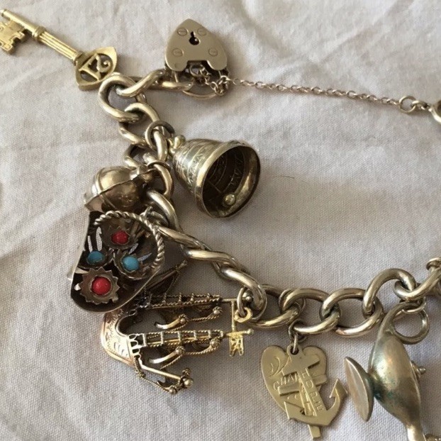 Vintage Gold Charm Bracelet 9ct image 9