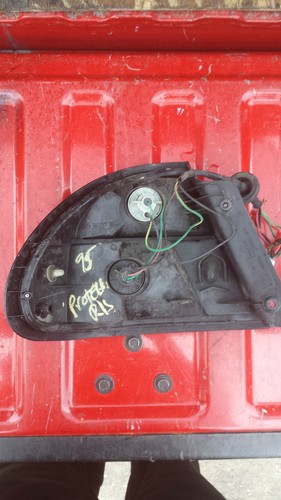92 93 94 95 MAZDA PROTEGE Right/passenger side TAIL LIGHT OUTER USED OEM - Foto 2 di 5