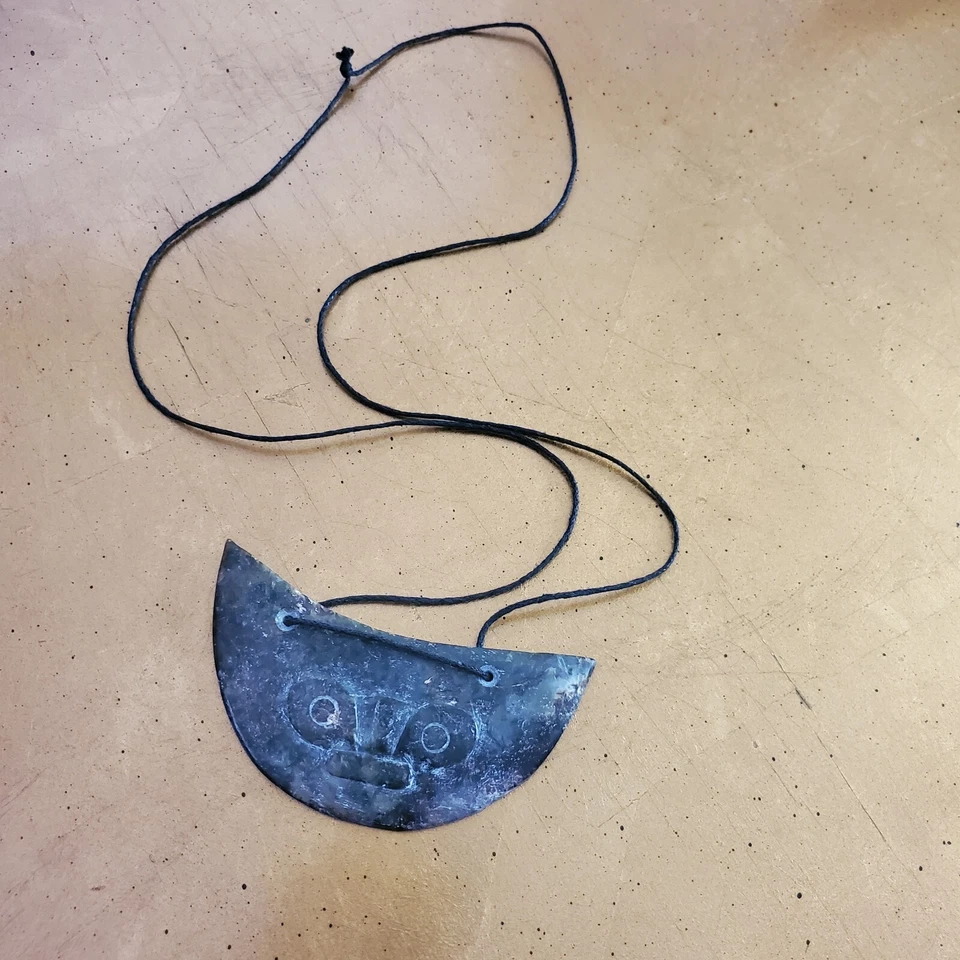 Colgante Liangzhu Cultura Yuhuang Jade Antiguo Período Cultura Neolítica  Foto 2 de 4