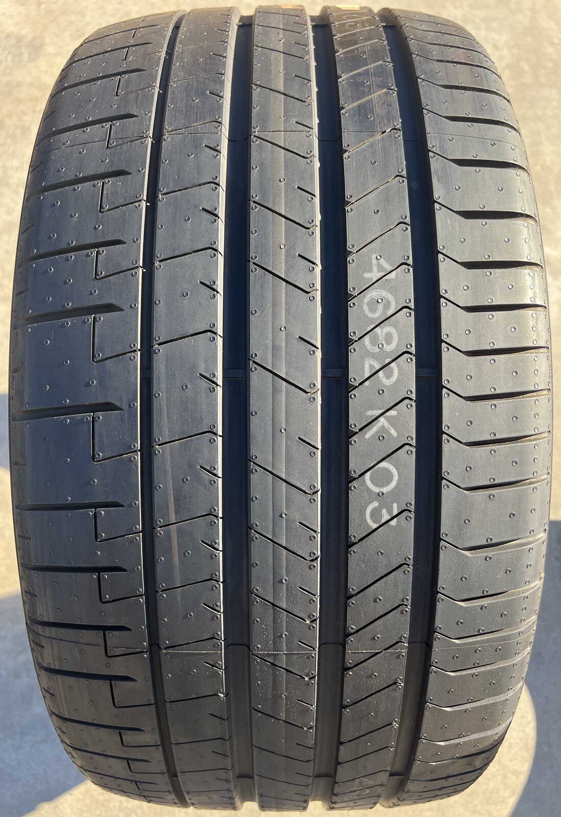 McLaren GT Tires Set P/N 3868200