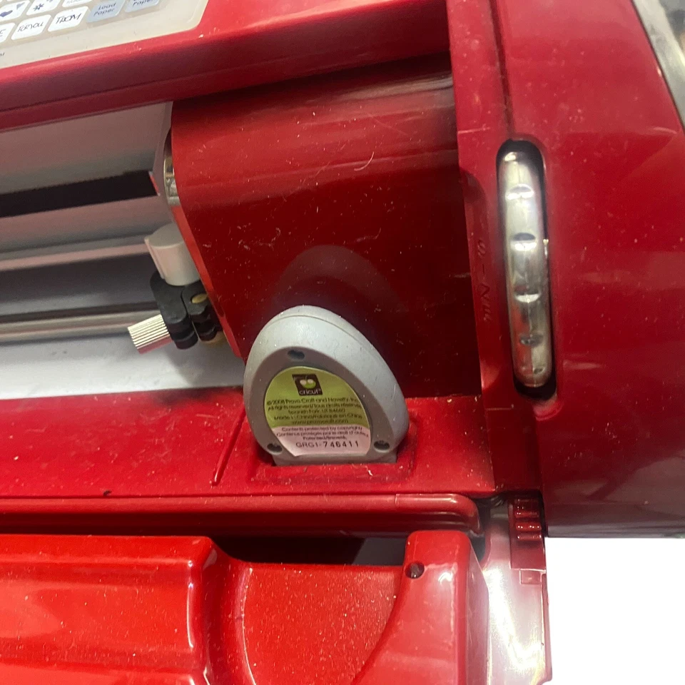 CRICUT CAKE -Electronic Cake Decorating Cutting Machine -Red CCA001 + Cartridges - Image 3 of 3