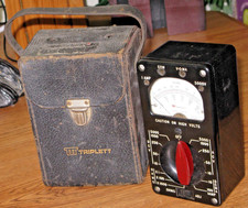 VINTAGE TRIPLETT OHMS VOLTAGE TESTER MULTIMETER MODEL 666 IN LEATHER CASE