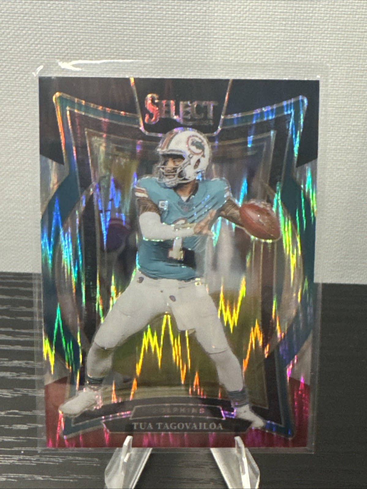 2024 Panini Select - Concourse Tua Tagovailoa #99 Red & Blue Shock Prizm