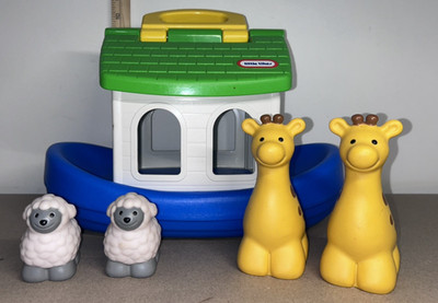 Vintage Little Tikes Noahs Ark 2 Giraffes and 2 Sheep Bath Toy Boat