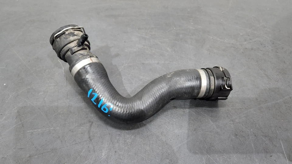 ✅ 07-13 OEM BMW E90 E92 E93 335 335is Motor Radiador Manguera de refrigerante superior Foto 2 de 4