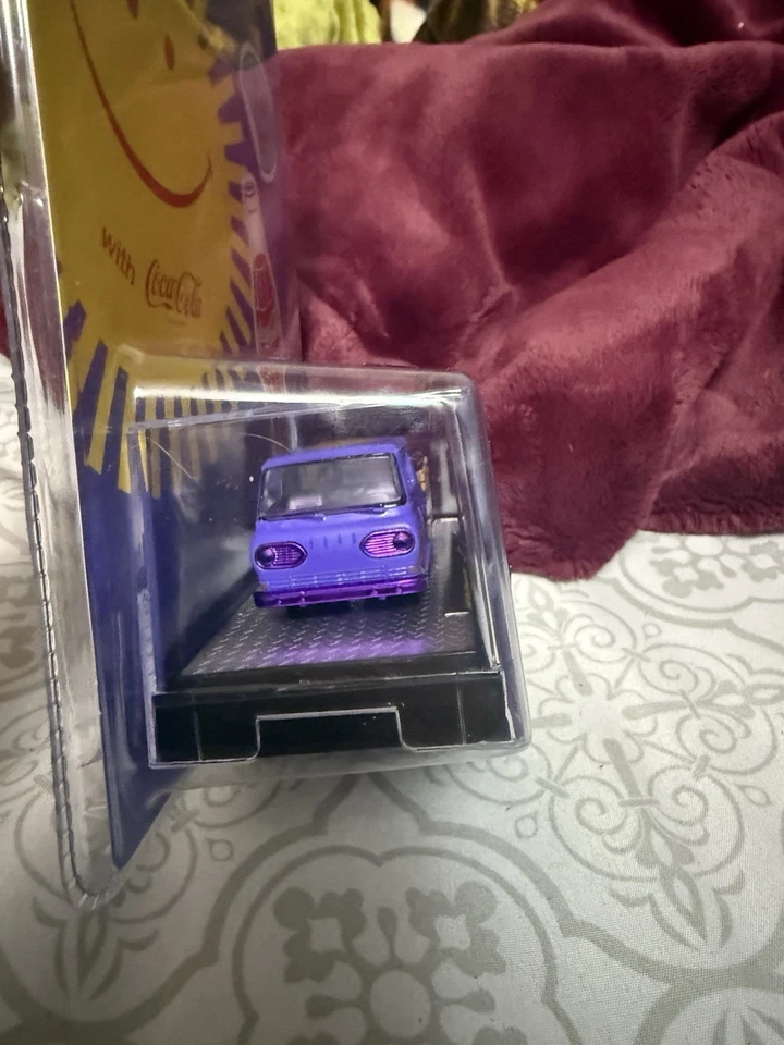 2025 M2 MACHINES COCA COLA 1964 FORD ECONOLINE TRUCK CHASE PURPLE CHASE 1/750 - Image 3 of 3
