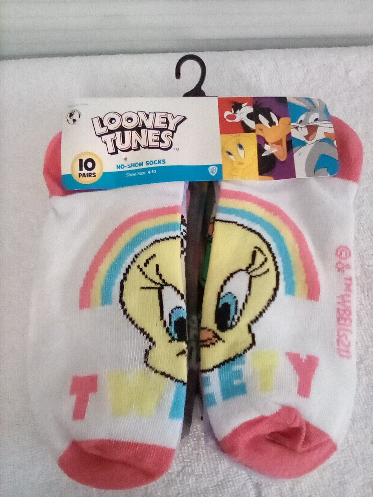 Looney Tunes No Show Socks NWT Size 4-10-image