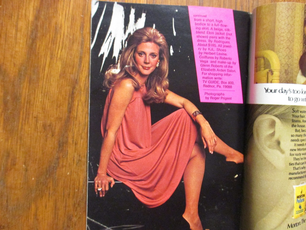 Feb-1974 TV Guide(BLYTHE DANNER/RICHARD BOONE/HEC RAMSEY/GLORIA