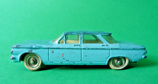 DINKY TOYS - 552 - Chevrolet Corvair - Repeinte - Pour bricoleurs.