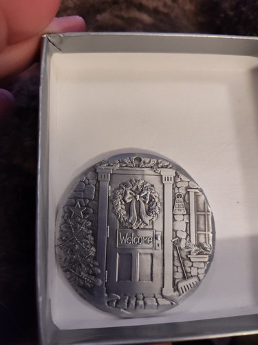 Wendell August Forge Christmas Ornament 2010 Front Door Welcome Aluminum Round - Picture 1 of 3