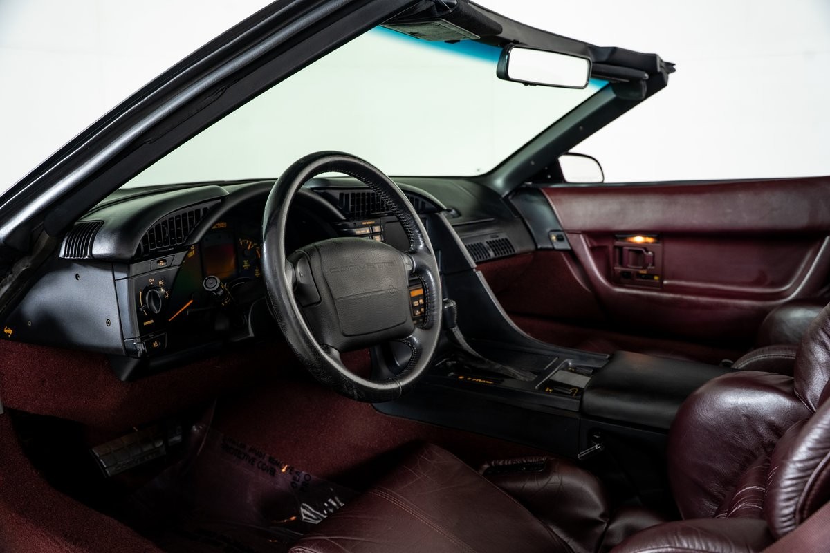 1993 Ruby Red Chevrolet Corvette   | C4 Corvette Photo 2