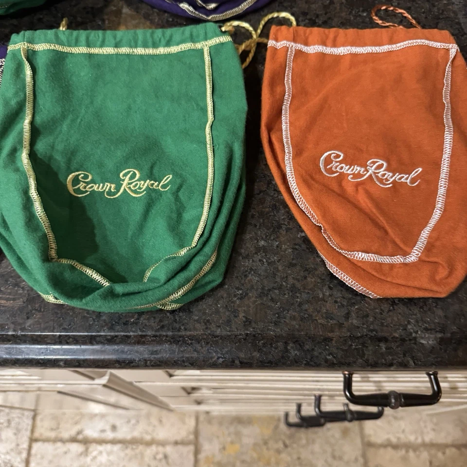 Crown Royal Bolsas con Cordón Lote de 23 Sacos de Coleccionista ENVÍO GRATUITO 7-9” 16-12” Foto 4 de 4