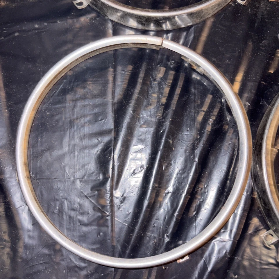Anillos de retención de faros GM 1967-69 OEM Pontiac Firebird y Trans Am, juego de 4 Foto 4 de 4
