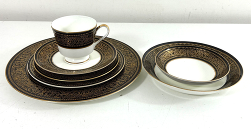 Mikasa Mount Holyoke Bone China 7 Piece Place Setting - Multiple Available - Picture 1 of 20