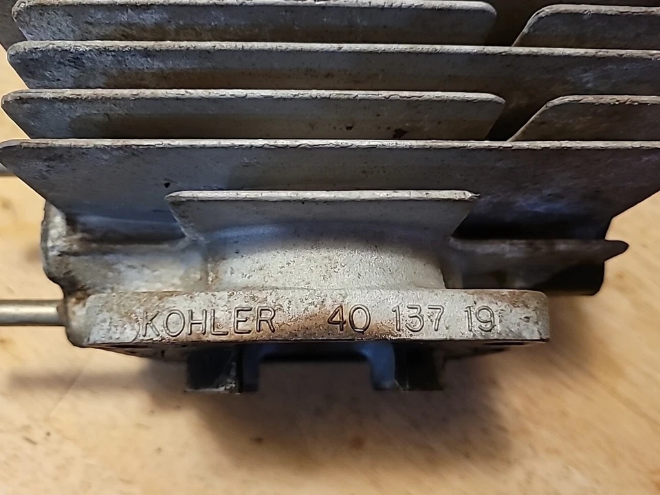 John Deere Spitfire Kohler 340 Cylinders And Heads 1978 Vintage SNOWMOBILE Foto 3 de 4