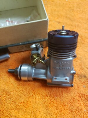 【新品未使用】 Super Tigre Tigre Power SUPER TIGRE Engine - Super Tigre X 25 Blue Head RC w/Muffler