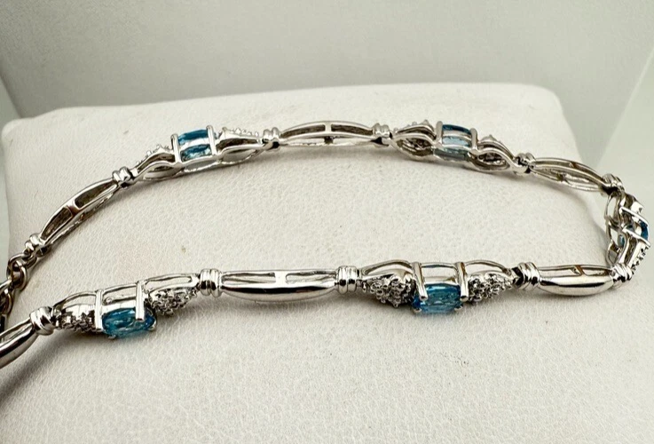 Brazalete pequeño de topacio azul de oro blanco macizo de 10K 7,5" L x 4 mm AHORRA 700 #2174 Foto 4 de 4