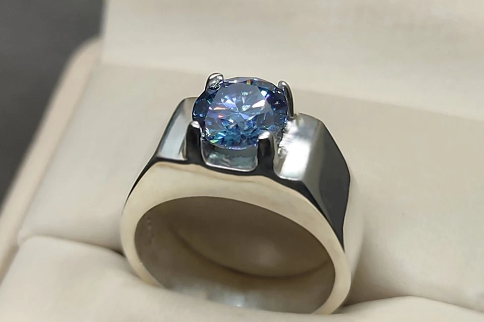 Round Cut 2 Ct Deep Blue Moissanite Diamond 925 Sterling Silver Mens Plain Ring - Image 4 of 4