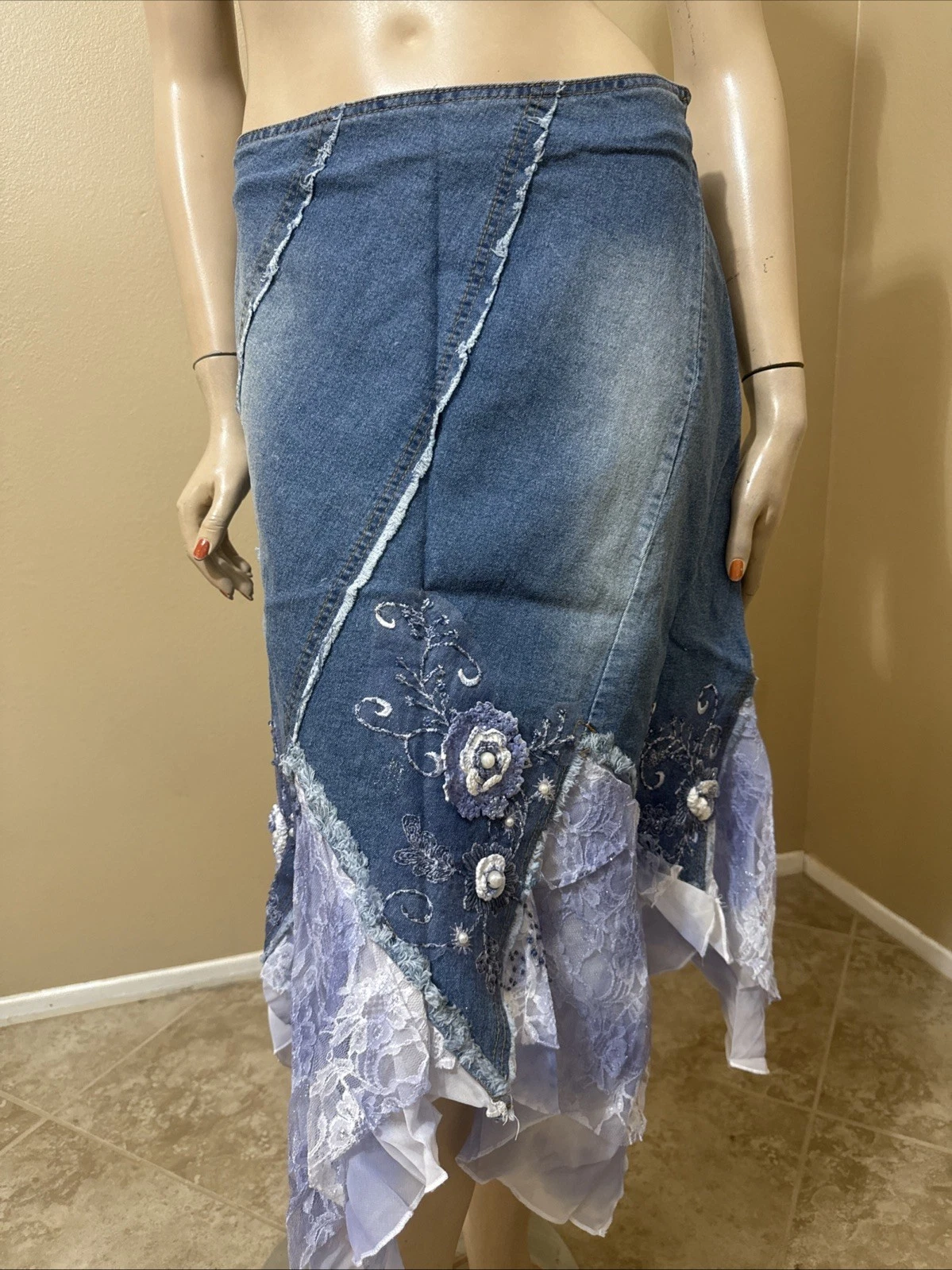 Women’s Blue Denim Cotton Casual Boho Hippie Zipper Size S(4-6) Skirt 3001
Opens in a new window or