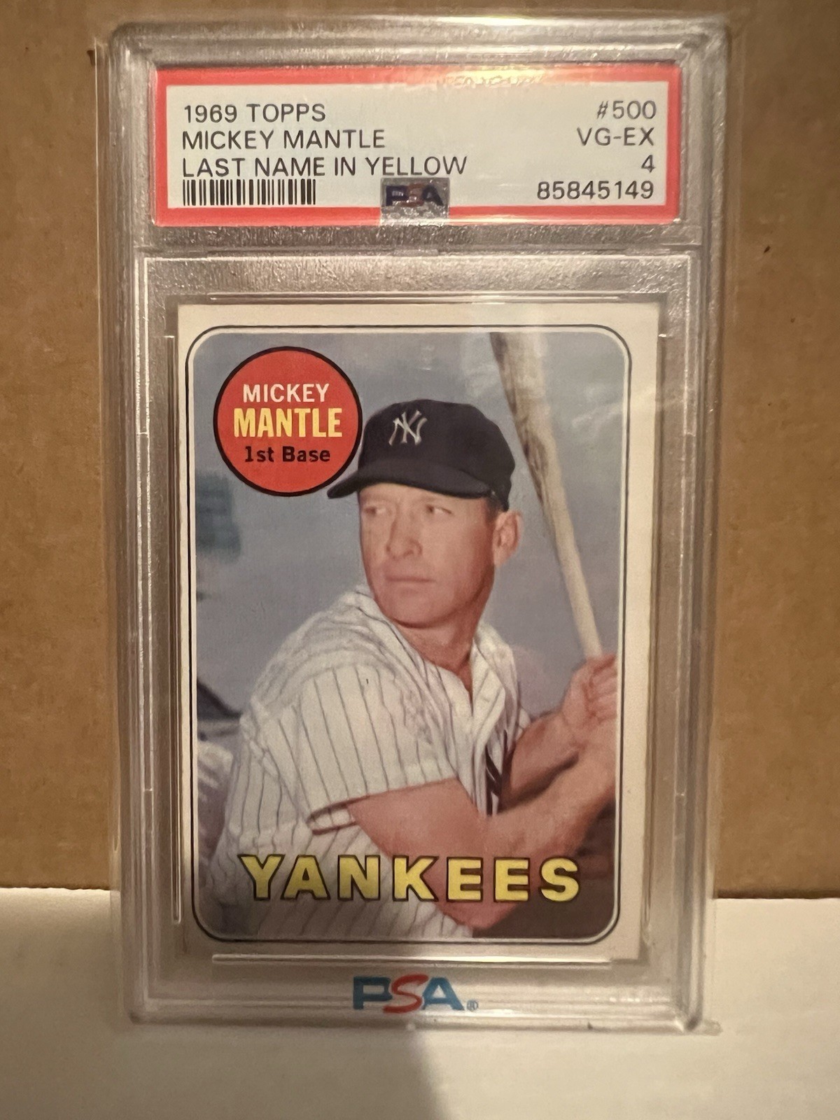 1969 TOPPS LAST NAME IN YELLOW #500 MICKEY MANTLE PSA 4