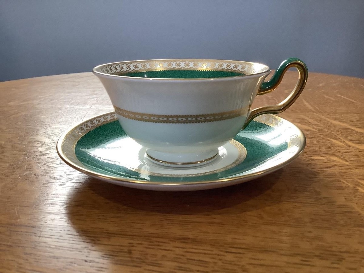 Wedgwood Green Ulander bone china SET of 12 FIVE-piece place