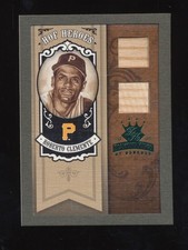 2005 Donruss Diamond Kings  HOF Heroes  Roberto Clemente Dual Bat card 4/10