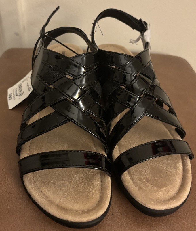East 5th Memory Foam patent leather strappy sandals 9.5 M