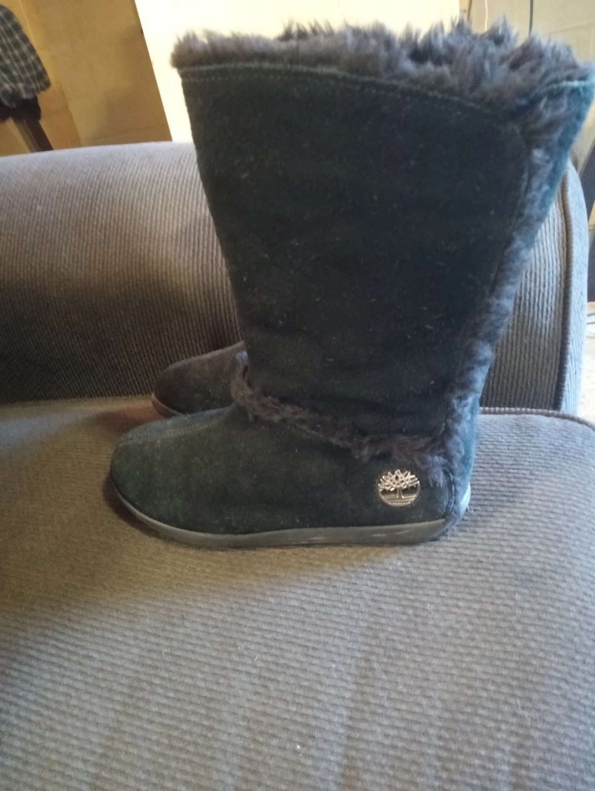 Stivali Timberland donna Pullon Mukluk scamosciati pelliccia isolati neri taglia 6M 61643