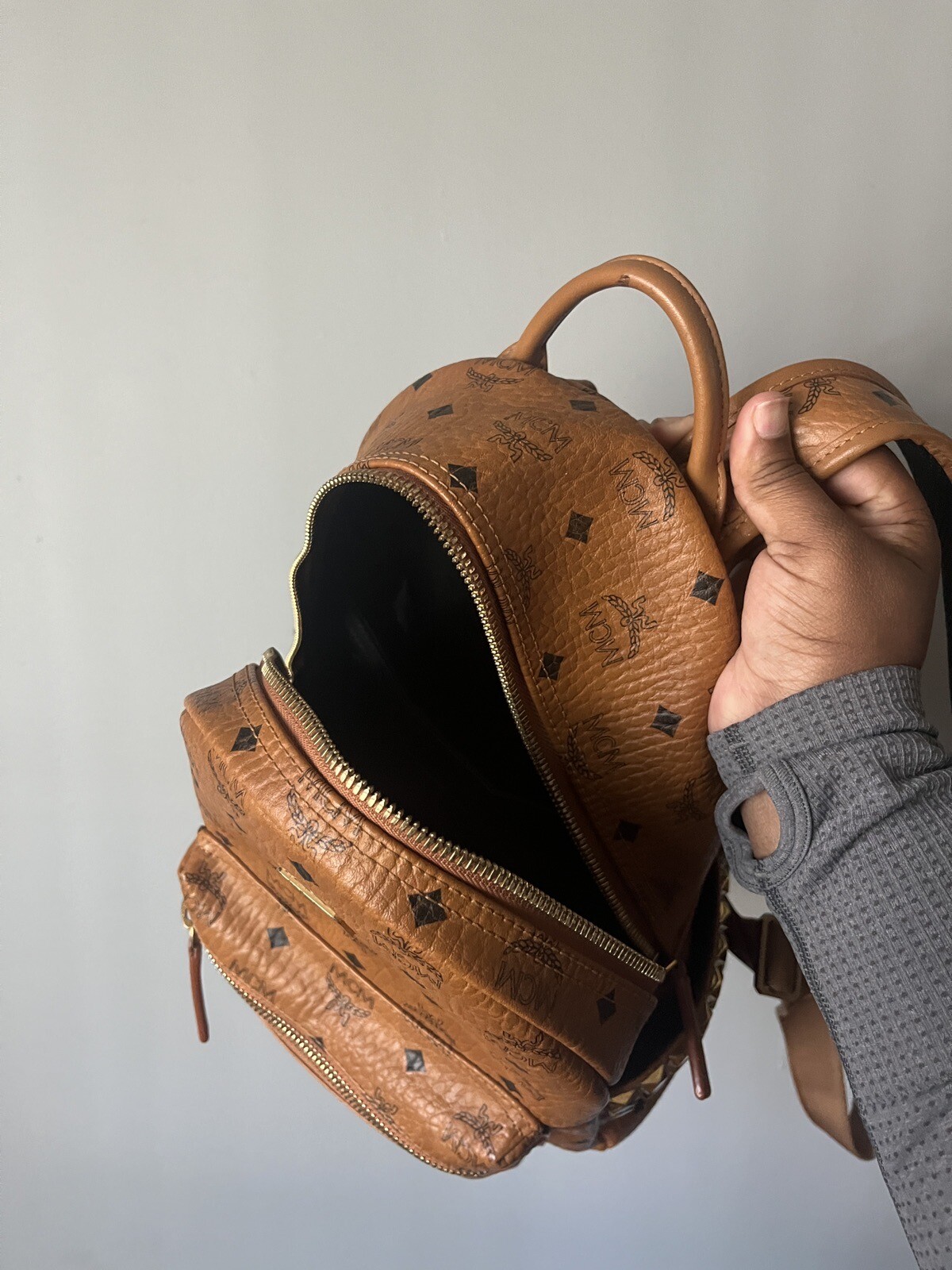 Authentic MCM Stark Side Studs Backpack in Viseto… - image 5