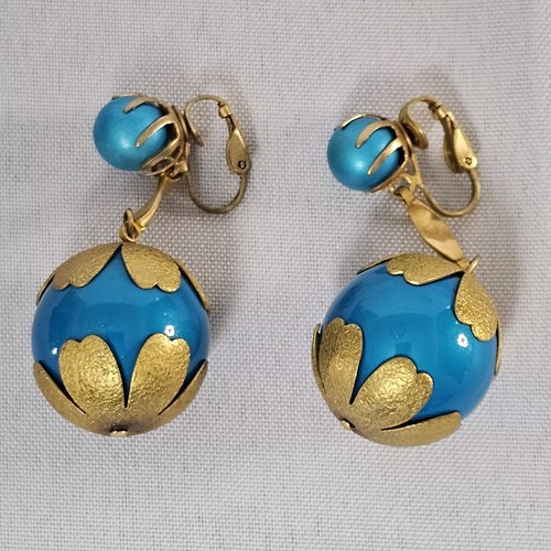 Vintage Clip-On Earrings Beautiful Blue Enamel Gold Tone Dangle Drop Womens