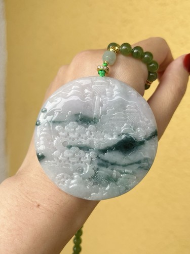 Colgante de paisaje de jadeíta blanco y verde tallado a mano, 手雕翡翠山水 - Imagen 4 de 11