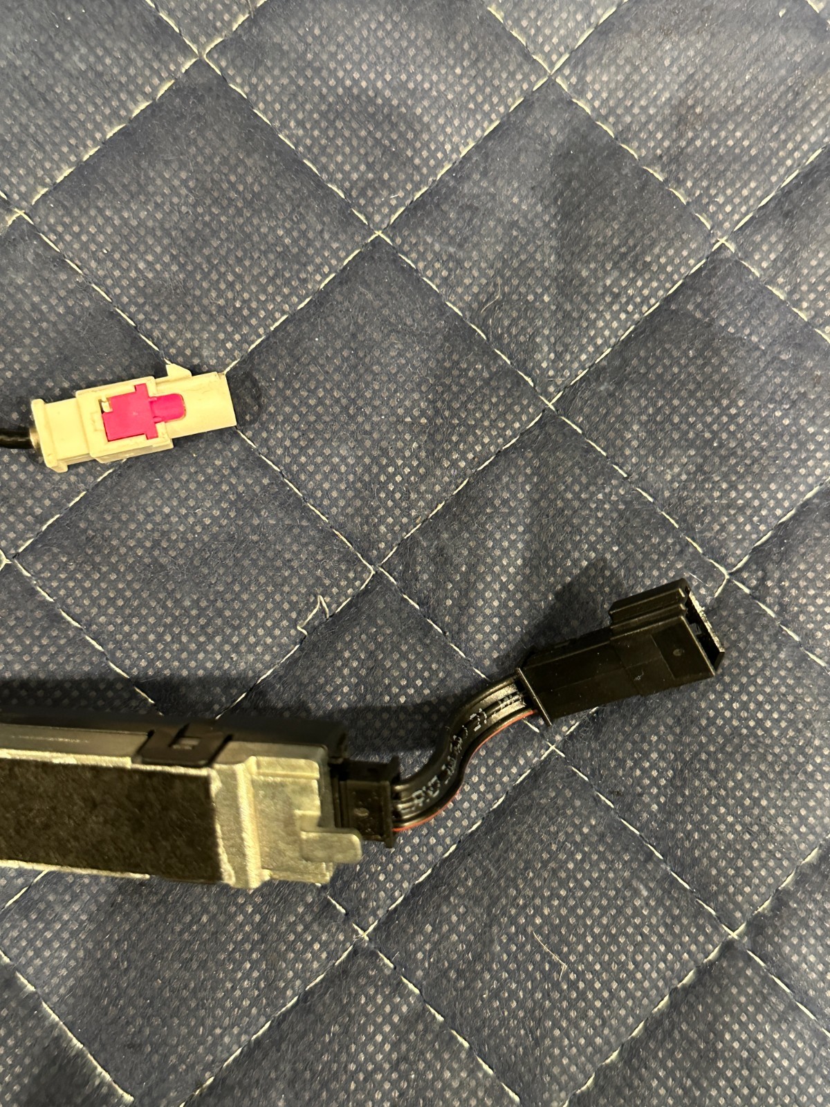 2014 AUDI R8 SPYDER LEFT RIGHT ANTENNA AMPLIFIER PAIR 420 035 225 C