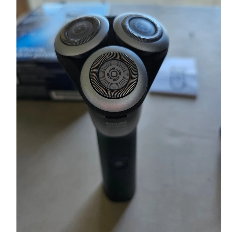 Philips Norelco бритва 5000 X серии электрическая бритва 5000 X модель X5004 черный - Изображение 2 из 3