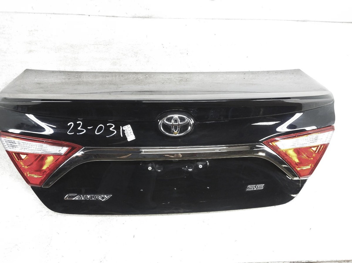 2015-2017 Toyota Camry Trunk Lid Deck W/Camera & Conventinal Key