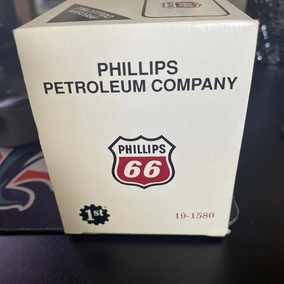 First Gear 1957 R-200 #19-1580 Phillips 66 Tow Truck NOS - Image 2 of 3