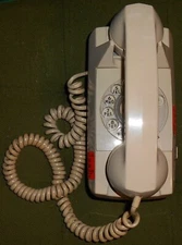 VINTAGE GTE AUTOMATIC ELECTRIC CREAM ROTARY WALL MOUNT TELEPHONE