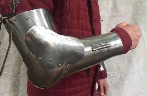 Medieval Knight Warrior LARP Pair of Bracers Arm Hand Guards Armor Costume - Picture 4 of 4