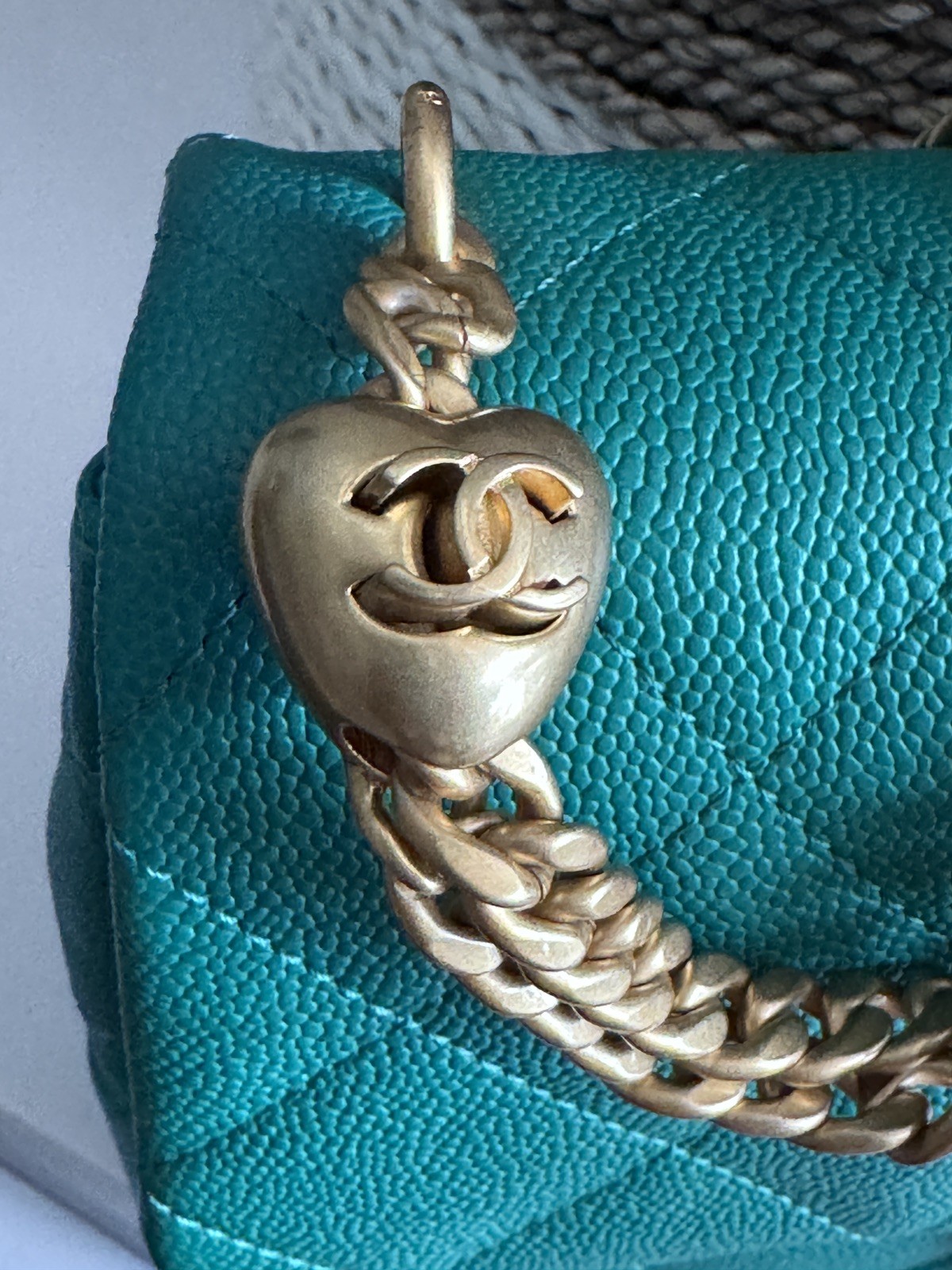 NWT CHANEL 23P medium Sweetheart Quilted Caviar Flap Bag -Gorgeous Green *Rare!* image 2